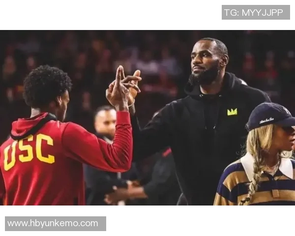 詹姆斯父子共谱篮球传奇布朗尼正式宣布参加NBA选秀