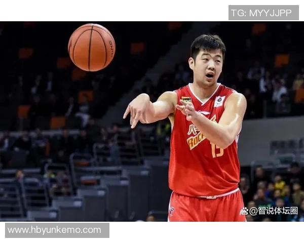 八一男篮与广东男篮激战正酣谁能在赛场上笑到最后