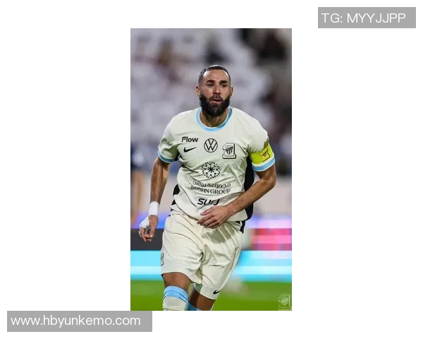 本泽马:从天赋少年到足坛巨星的辉煌历程与传奇故事 本泽马:从天赋少年到足坛巨星的辉煌历程与传奇故事