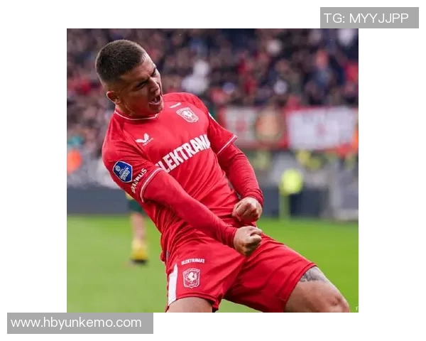 登博思与鹿特丹斯巴达的激烈对决揭示了足球战术的魅力与团队精神