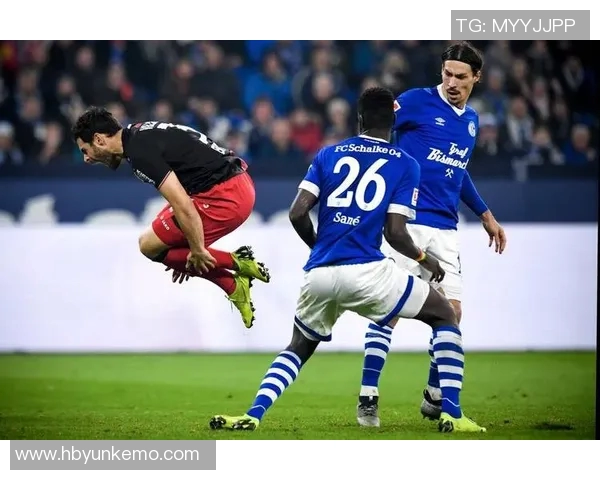 沙尔克04客场失利，遭遇科隆绝杀击败