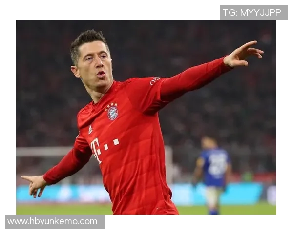 罗伯特·莱万多夫斯基：刷新德甲单季进球纪录的绝对力量