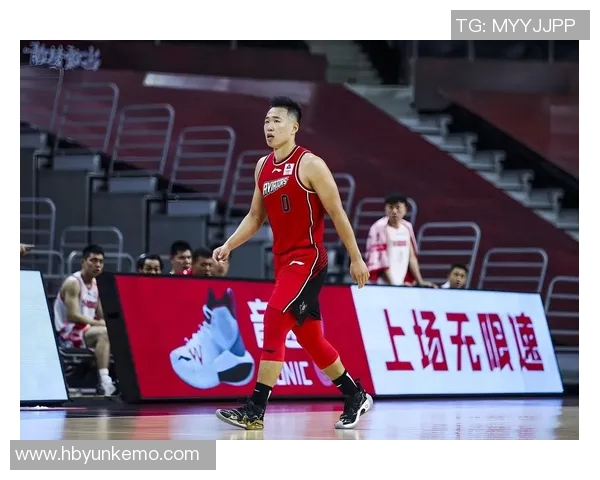 贺希宁：从篮球新星到职业生涯巅峰的奋斗历程与启示