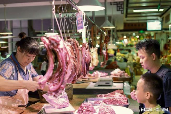 委员提案·融媒督办拒绝“生鲜灯”美颜让食品“真本色”回归(图3)