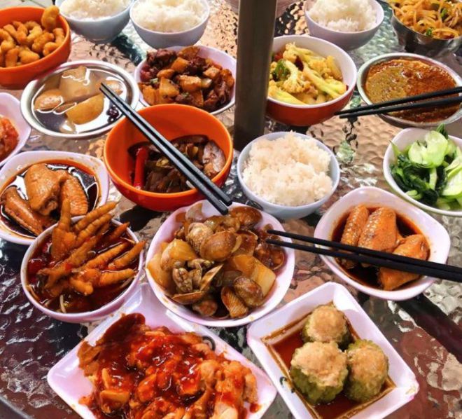 我国军队餐费一天最高39顿顿大鱼大肉！为啥隔壁一顿几十吃饲料(图8)