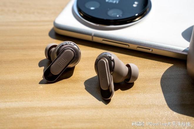 JBL TOUR PRO3 音乐商务舱三代评测：传奇之声的智能再升级(图15)