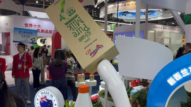 m6米乐app马来西亚榴莲、法国软枣猕猴桃、非洲牛油果……今年新进展馆的水果特别多(图6)